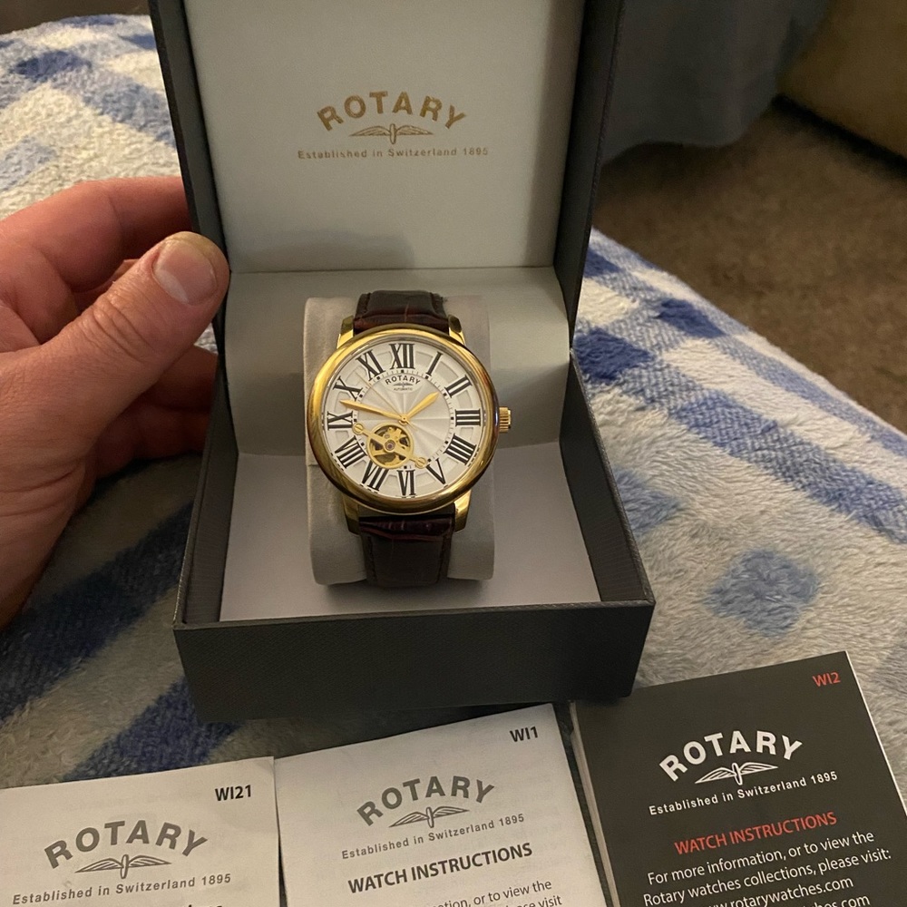 Swiss rotary automatic perpetual men’s watch.
